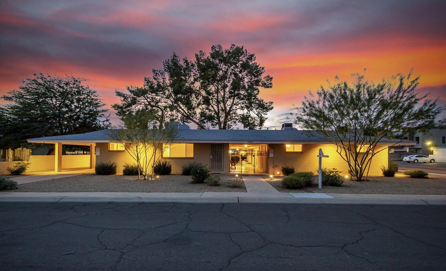 6242 N 12th Pl Phoenix, AZ 85014 photo 2