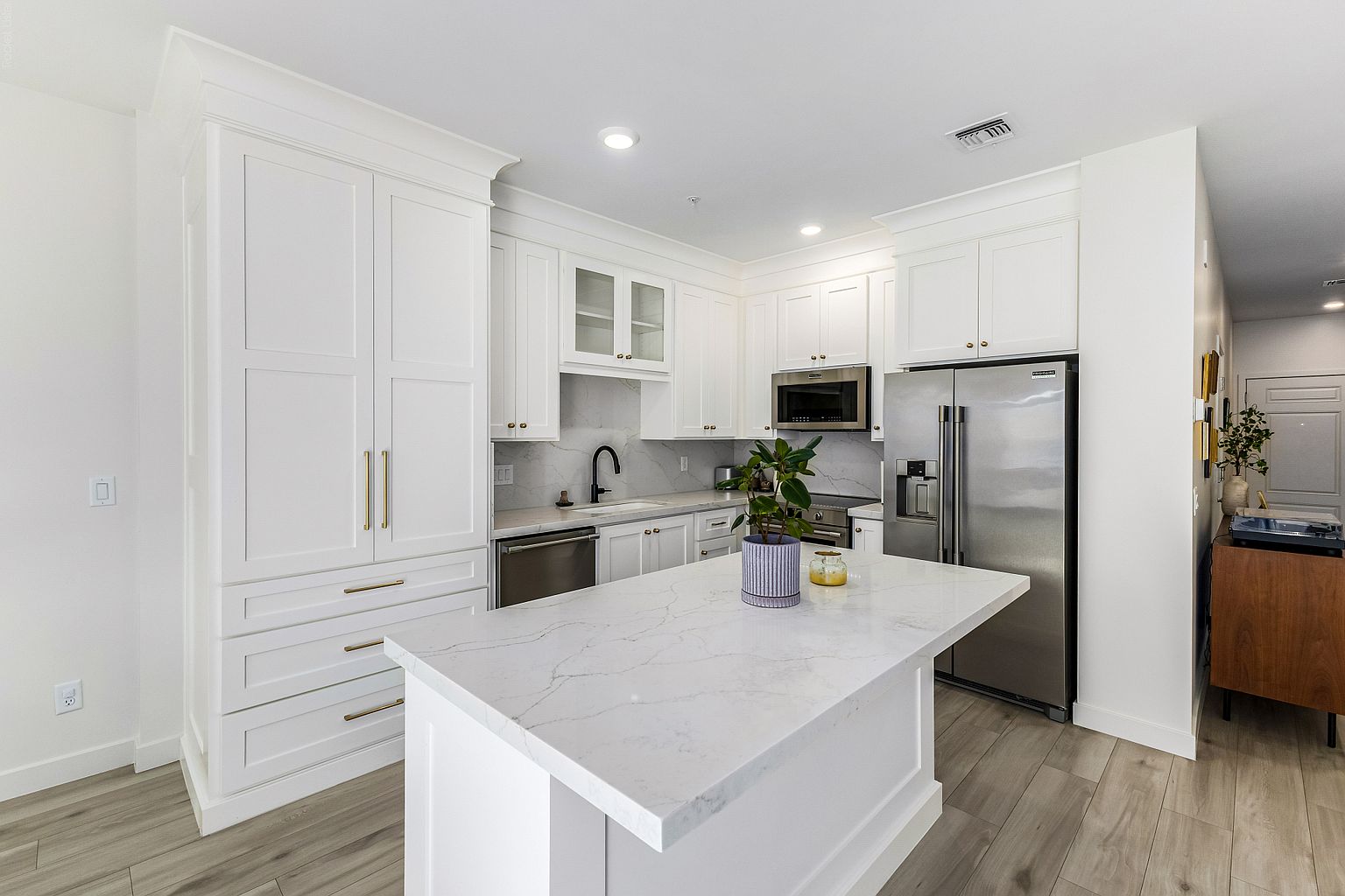 2269 W Echo Ln photo 2
