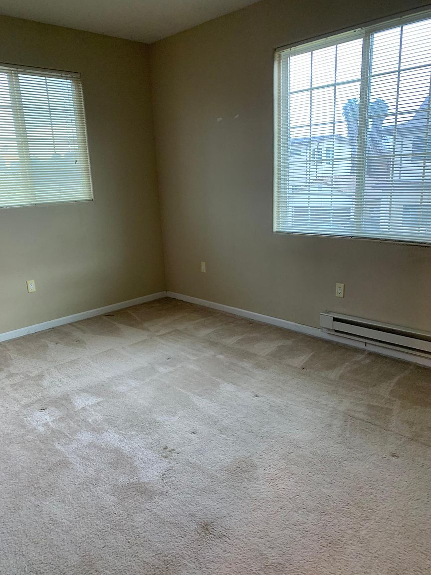 525 Parker Ave photo 5