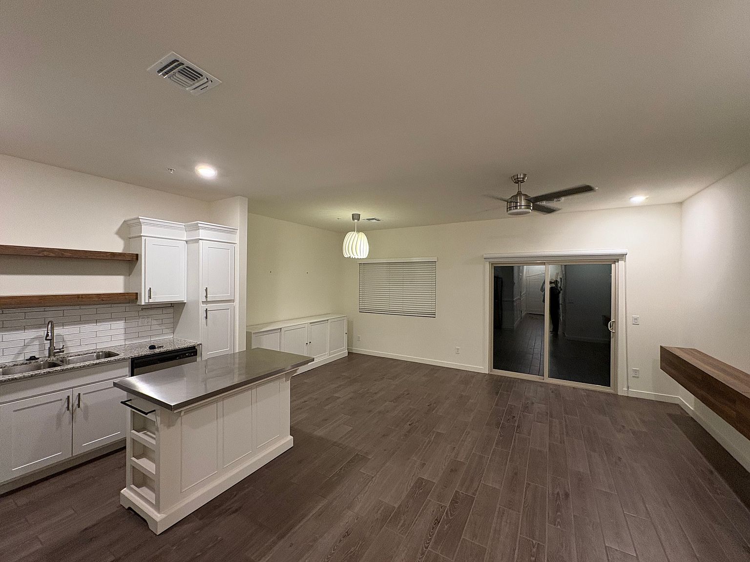 2264 W Laurie Ln photo 2