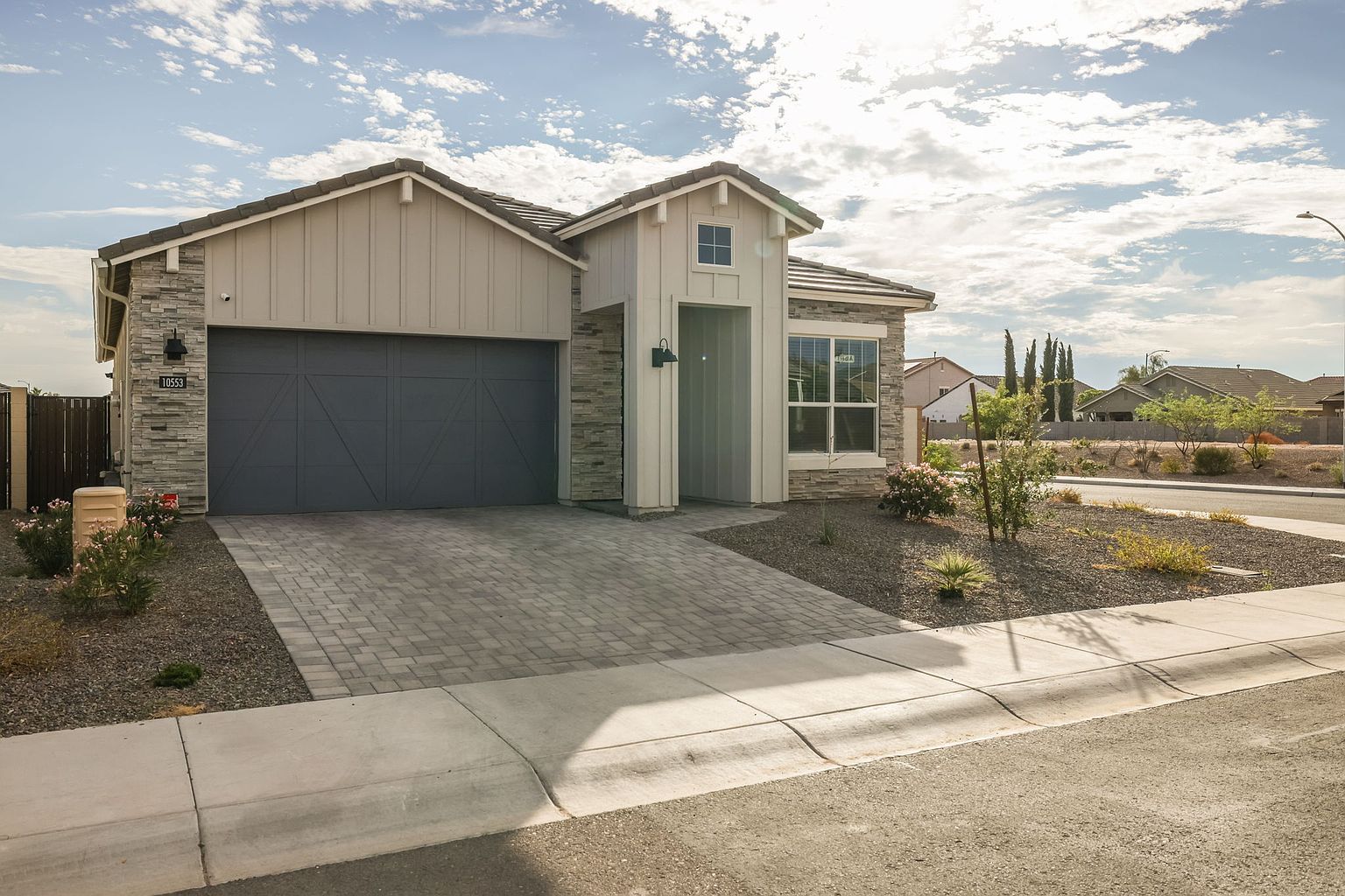 10553 W Albert Ln photo 2