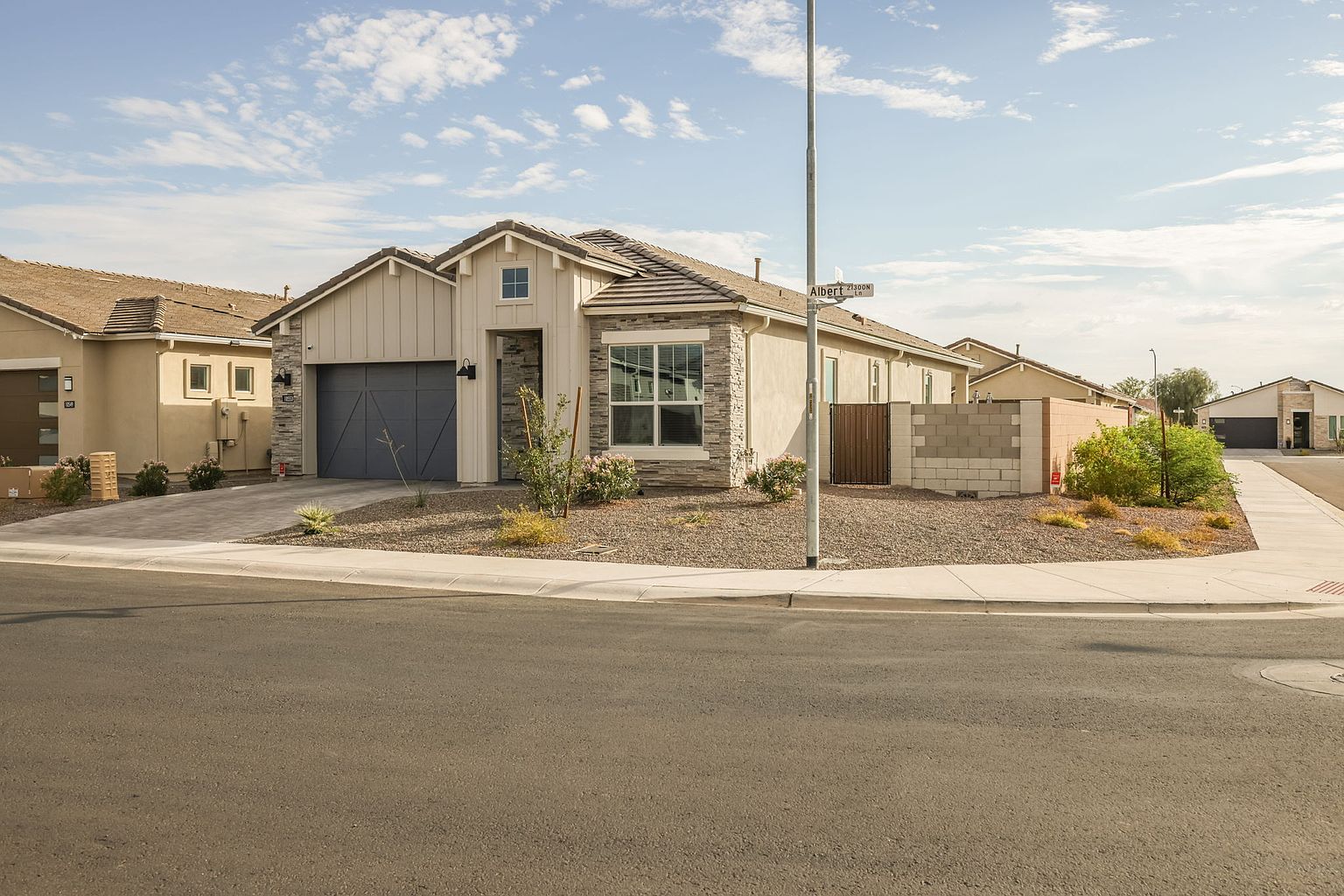 10553 W Albert Ln photo 3