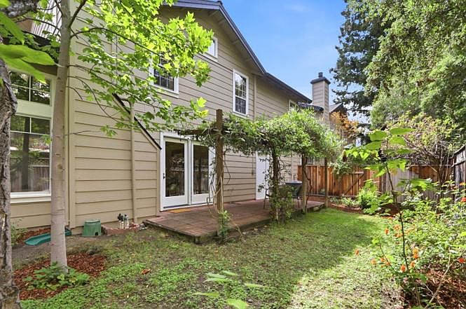 172 Ada Ave photo 2