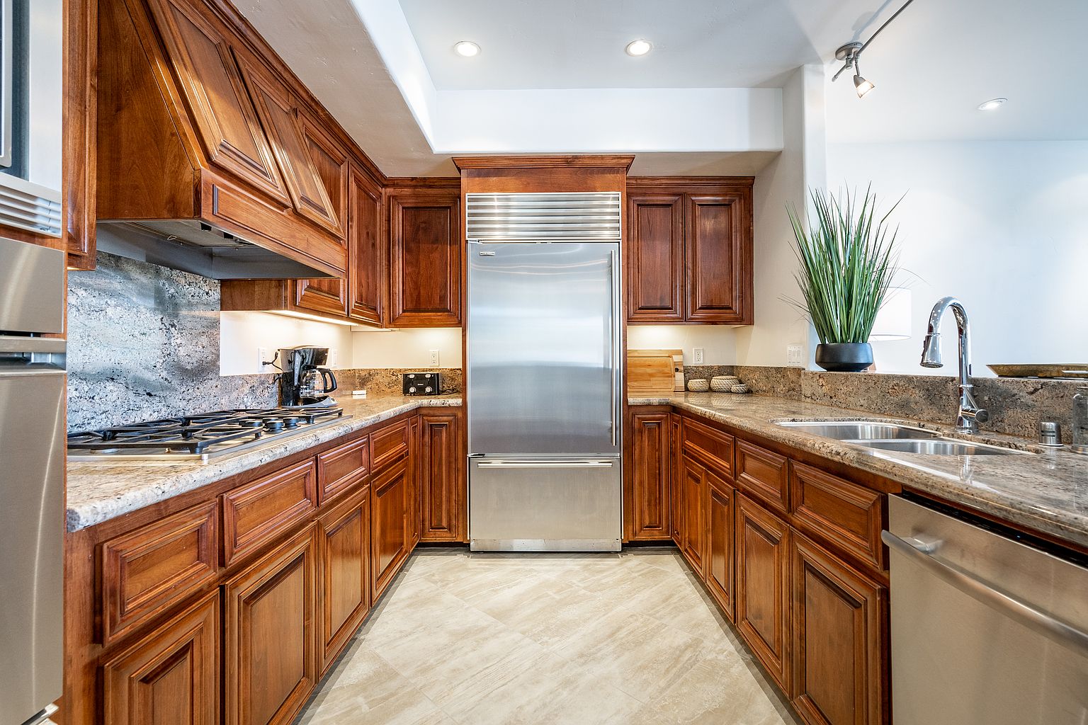 109 W Montecito Way photo 2