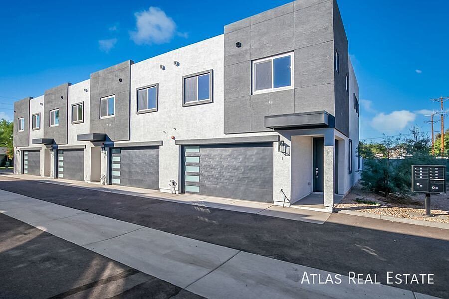3010 E Yale St photo 2