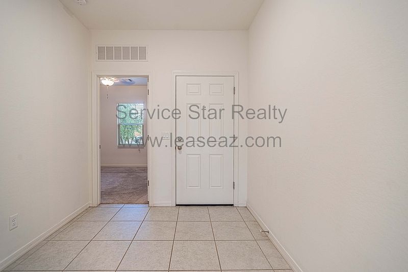 6516 W Ian Dr Phoenix, AZ 85339 photo 4