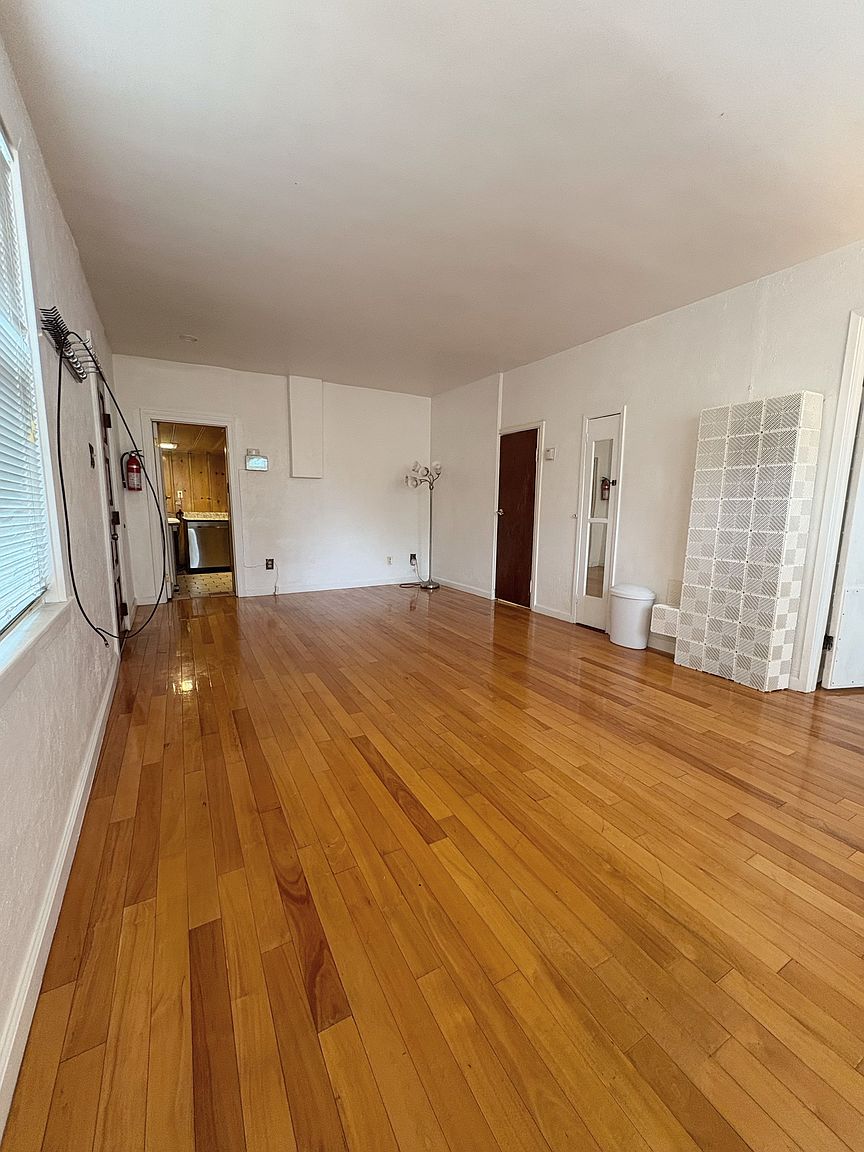 1BR/1BA Apartment on E 19th St · Oakland photo 3