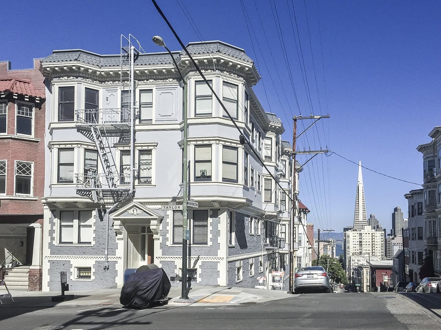 1BR/1BA Apartment on Taylor St · San Francisco photo 2
