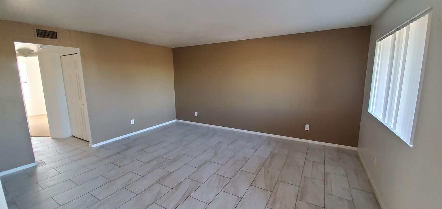 417 N Loma Vis