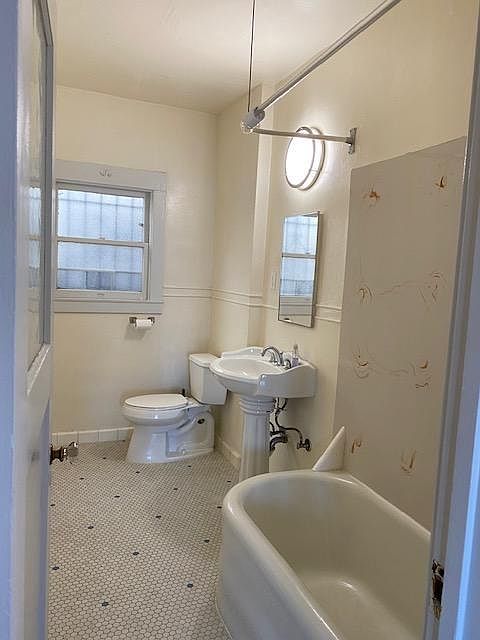 211 Hanover Ave photo 4