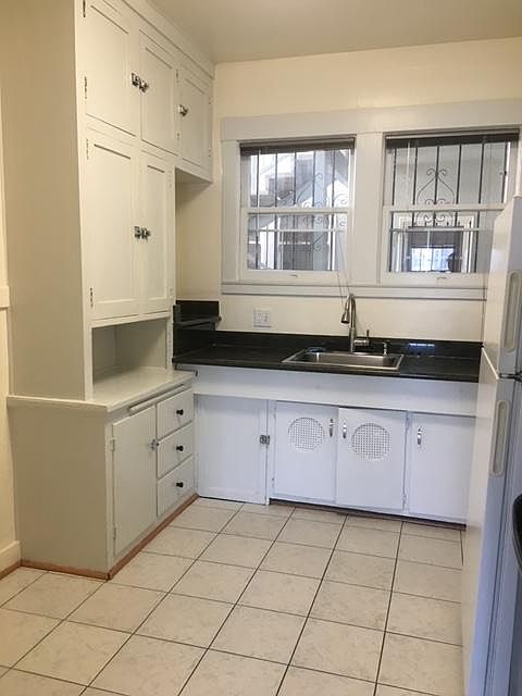 211 Hanover Ave photo 3