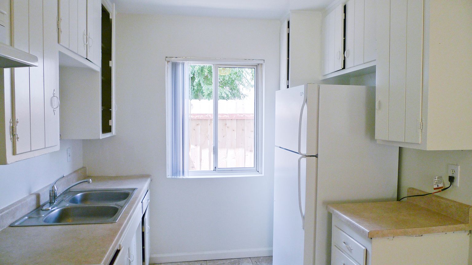 4438 Illinois St photo 3