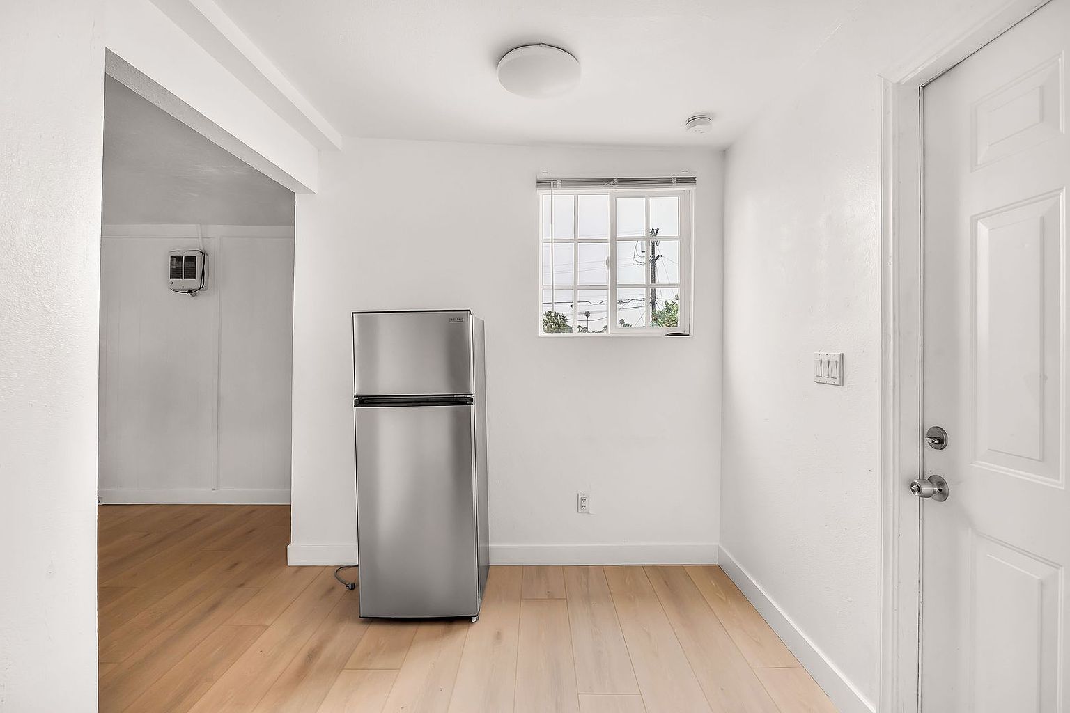 940 Arcadia Pl photo 3