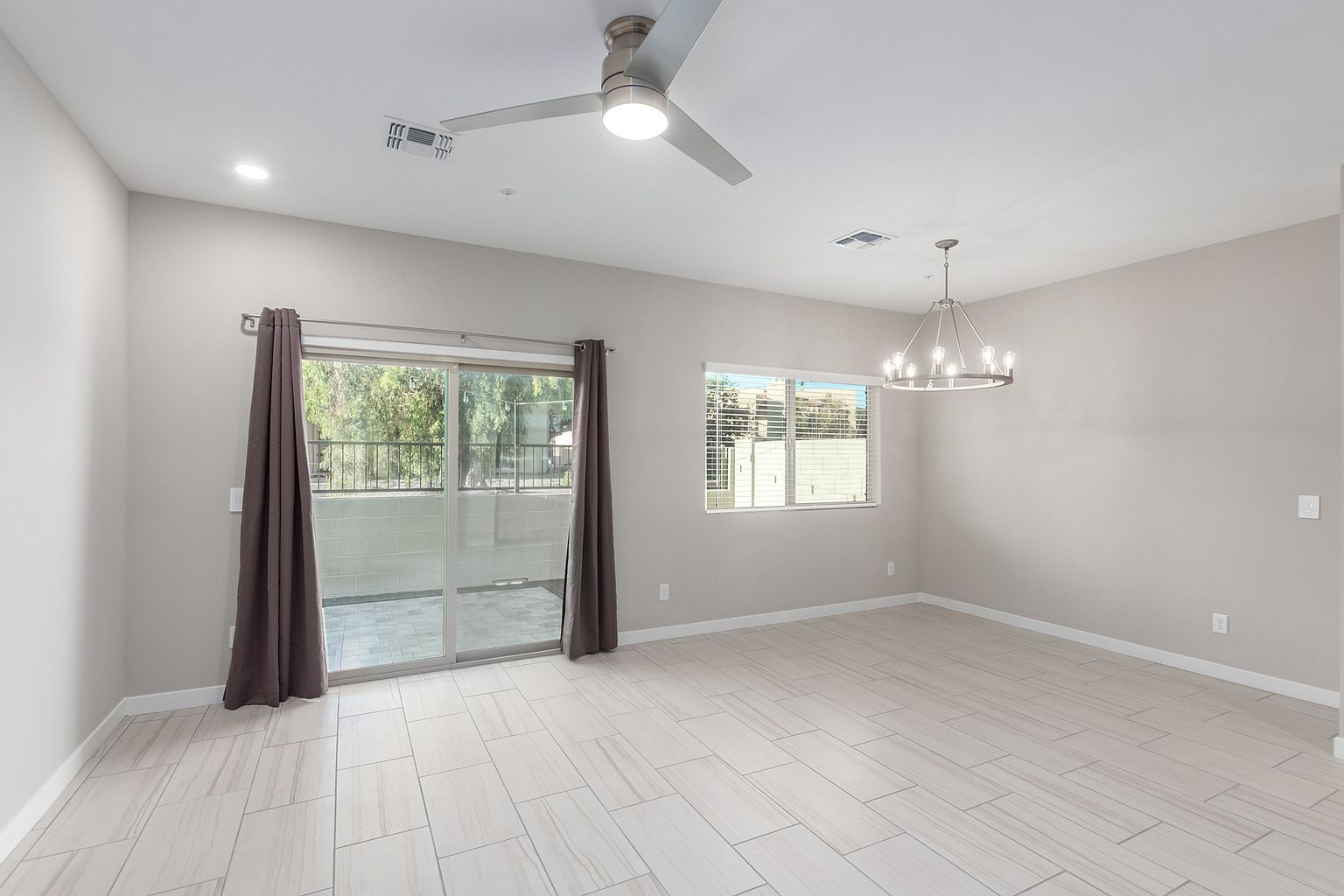 2134 W Harmont Dr photo 5