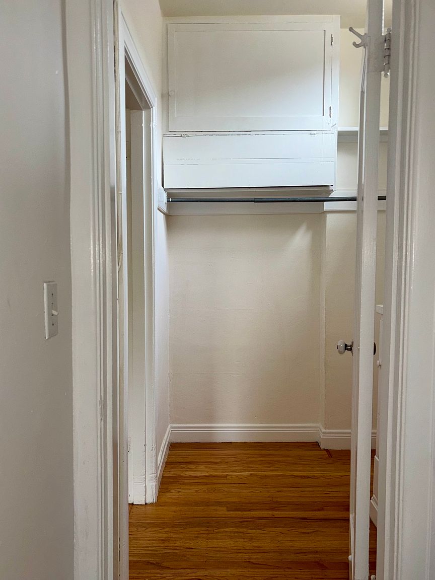 1143 McKinley Ave photo 4
