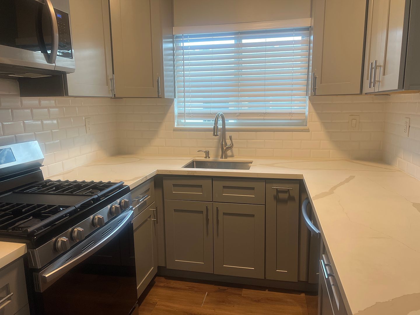 1 beds  1.0 baths (609 sqft) photo 4