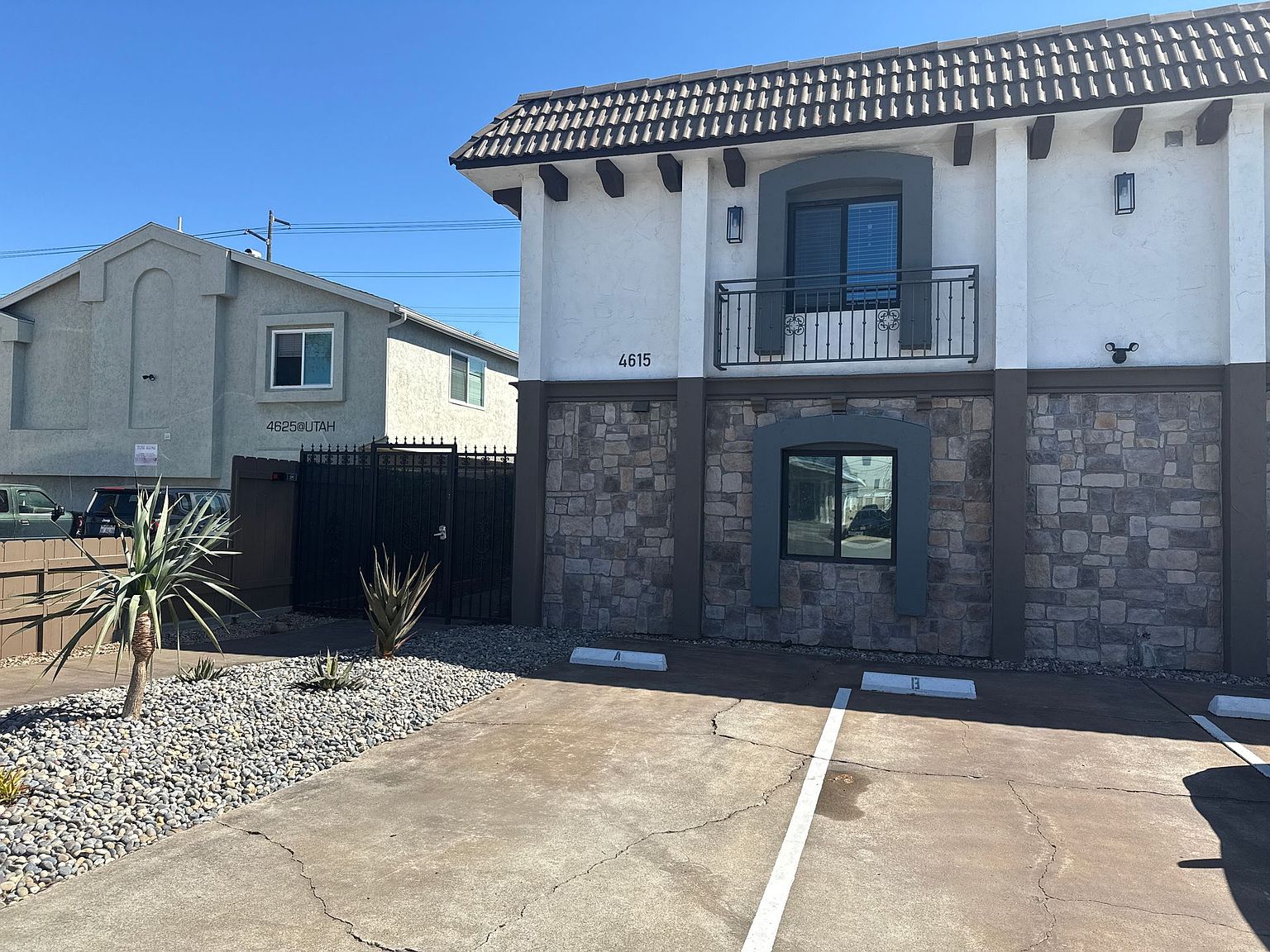 1 beds  1.0 baths (609 sqft) photo 2