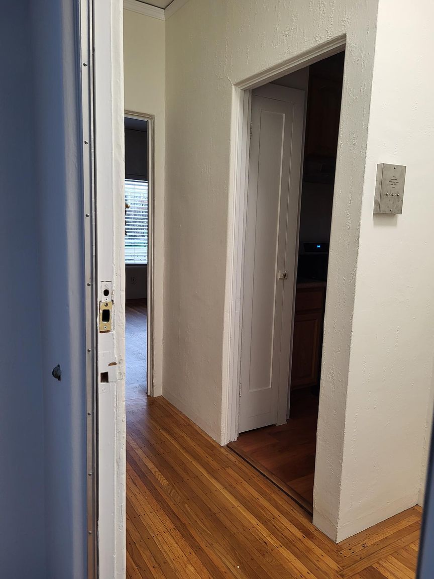 2235 Hearst Ave photo 5
