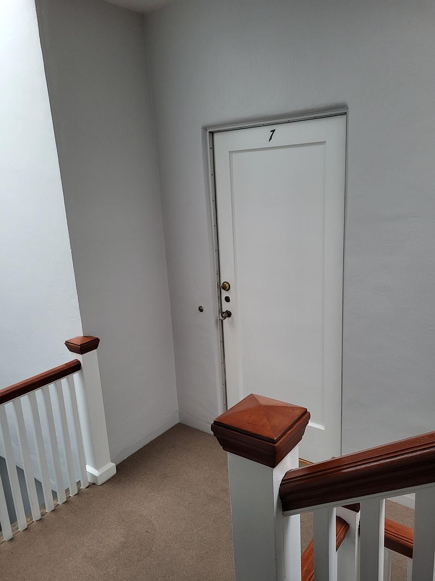 2235 Hearst Ave photo 4