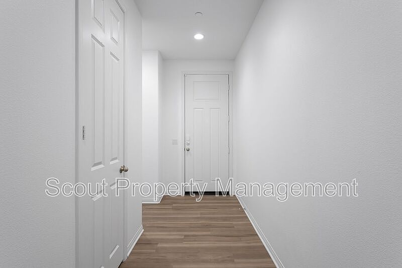 39598 Lupine Dr photo 2