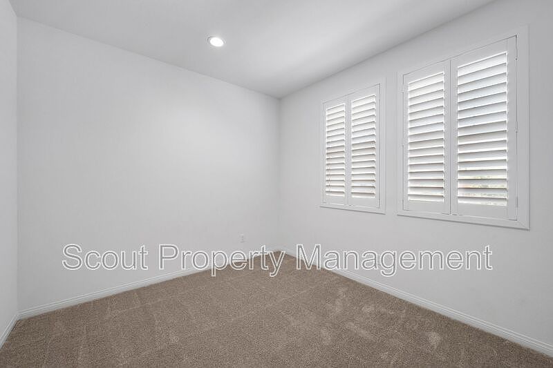 39598 Lupine Dr photo 3