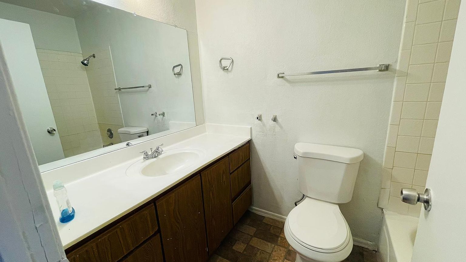 2829 E Capri Cir photo 4