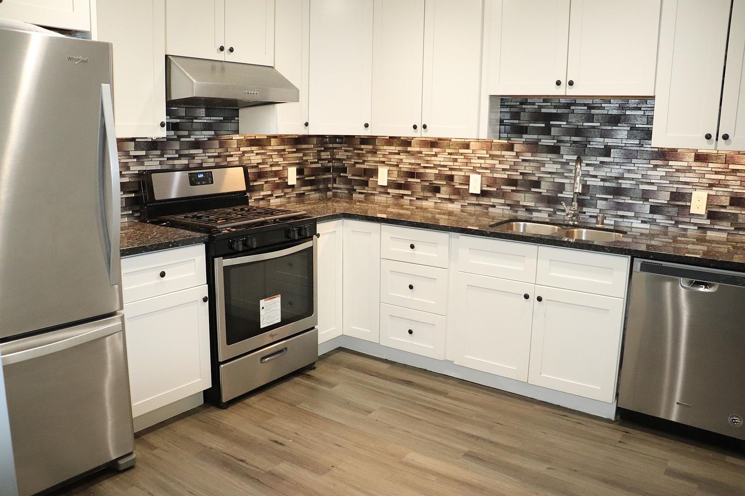 2BR/1BA Loft on Alpha St · San Francisco photo 2