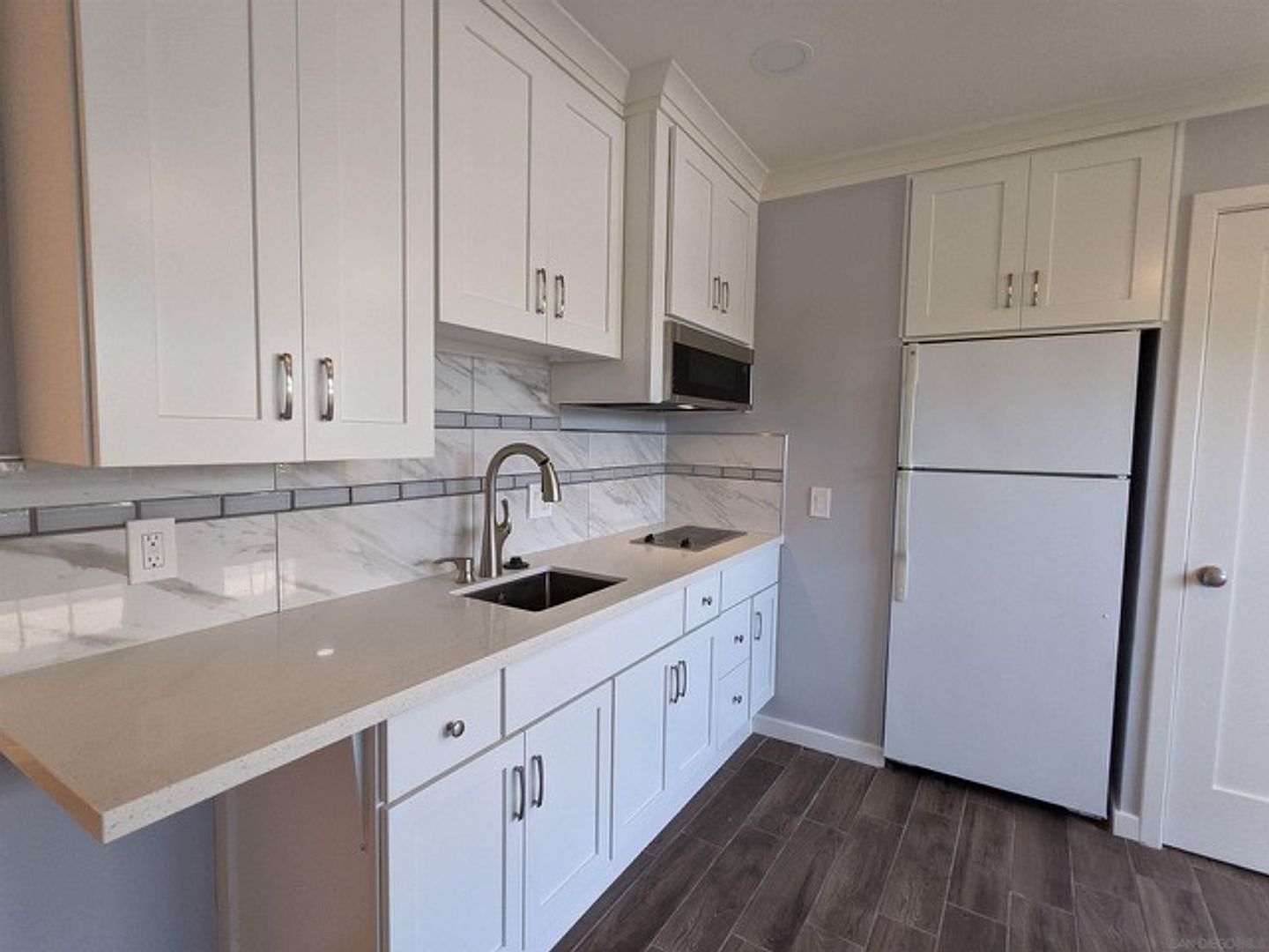 10977 Bali Ln Studio B photo 4