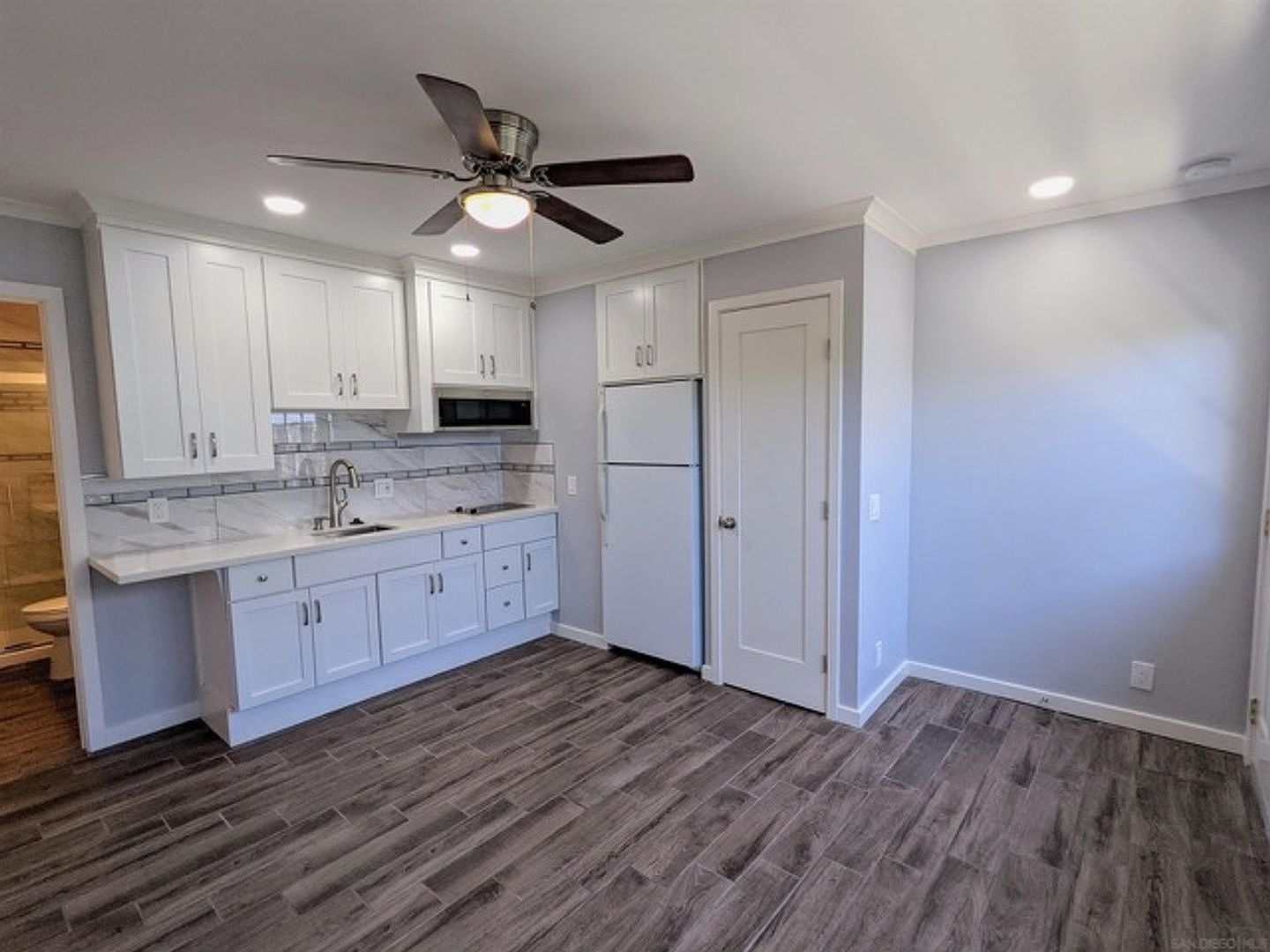 10977 Bali Ln Studio B photo 3