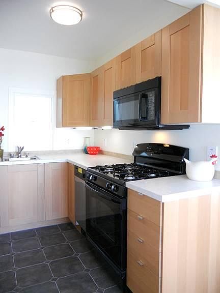 2524 Market St photo 4