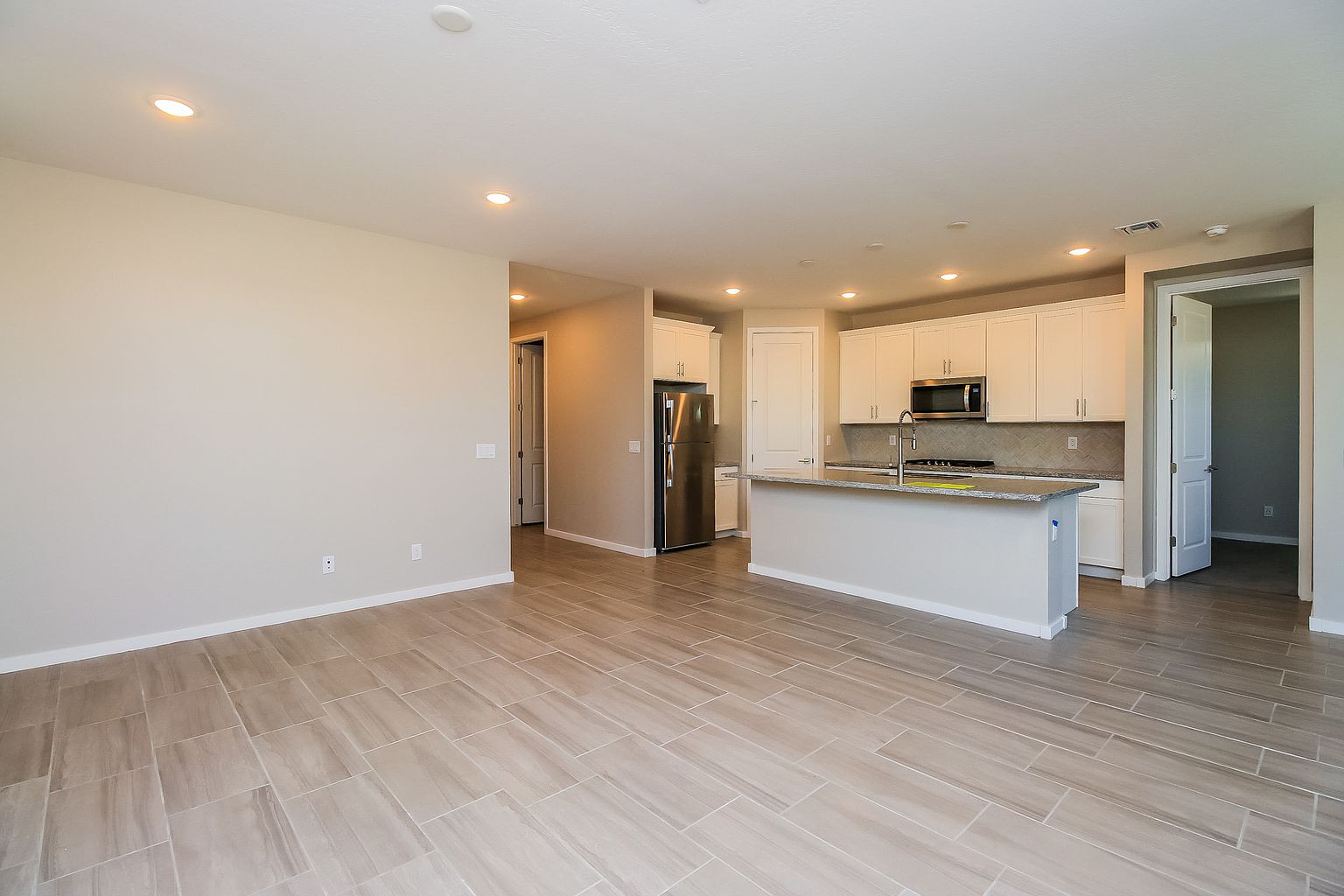 22536 E Rosa Rd photo 2