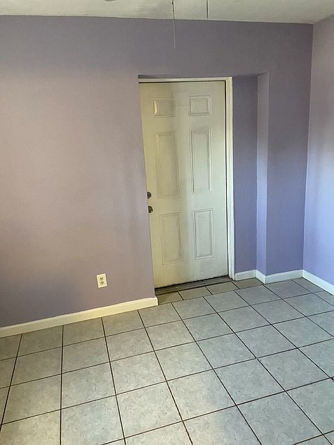 1750 E Oak St photo 3