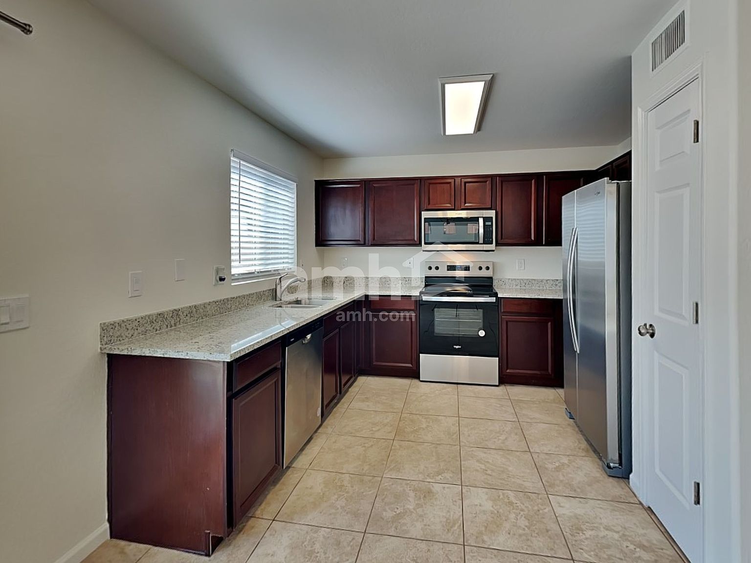 2551 W Desert Springs Way photo 3