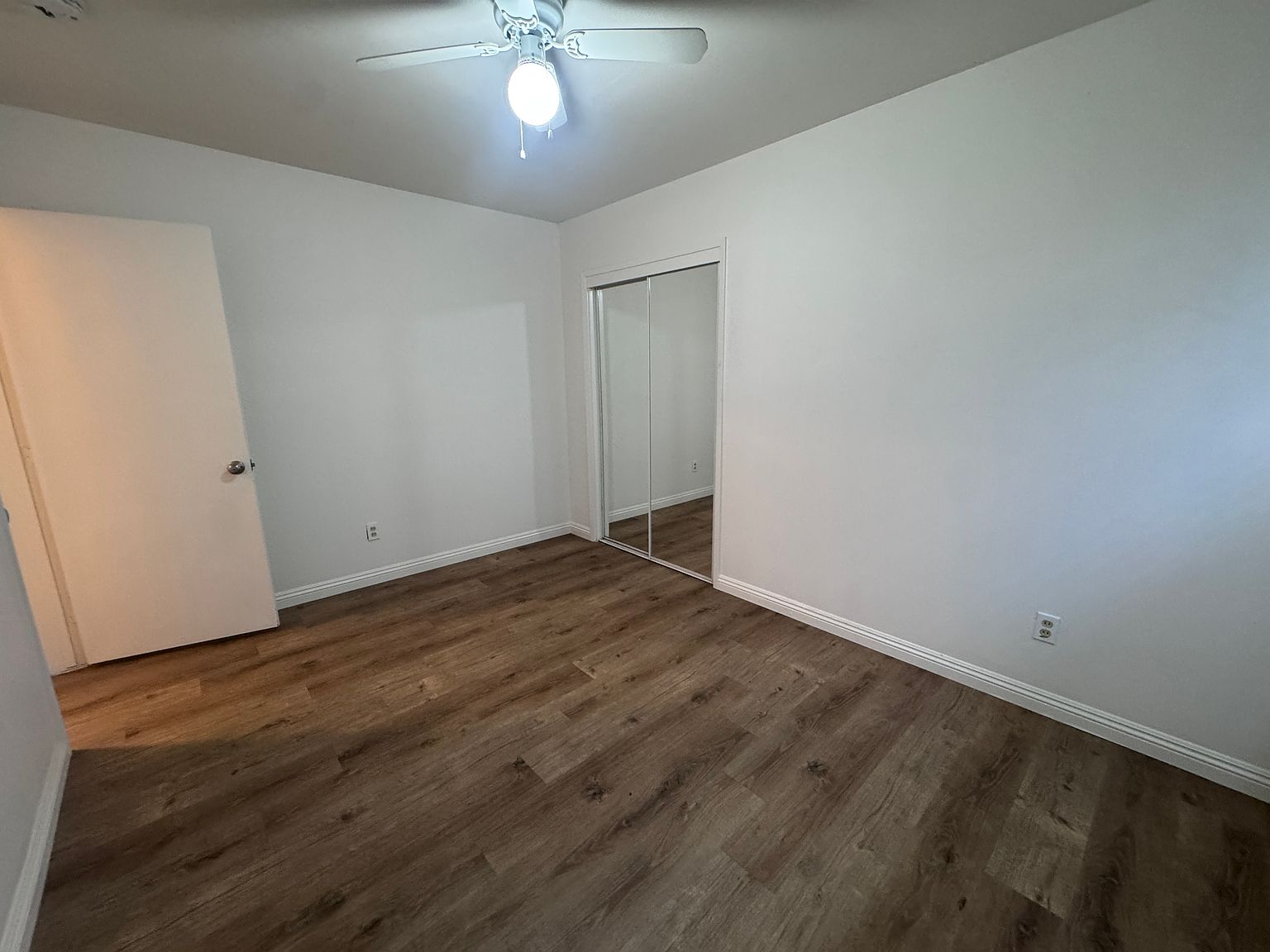 563 Emory St photo 2