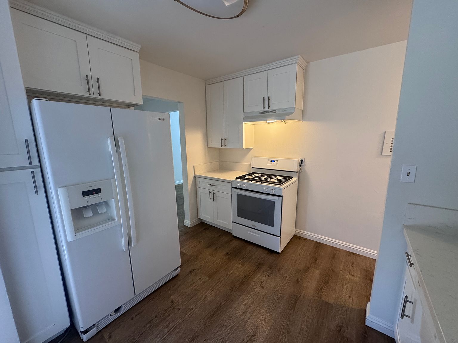 563 Emory St photo 3