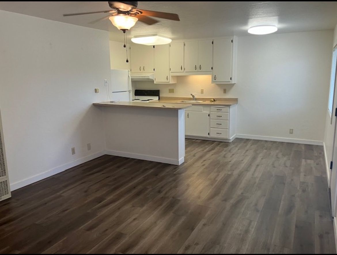 1144 Central Ave photo 3