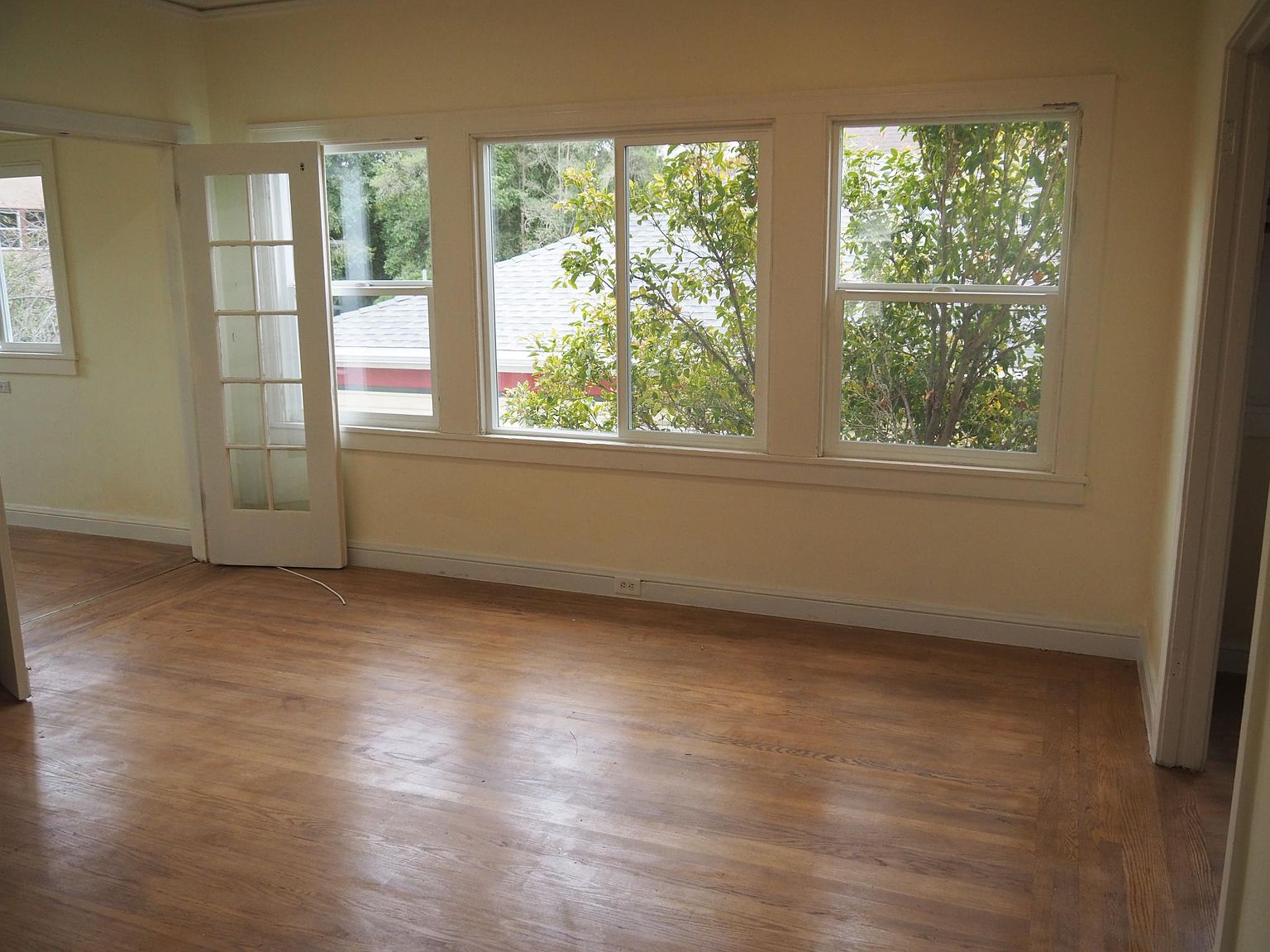 3844 Clarke St photo 3