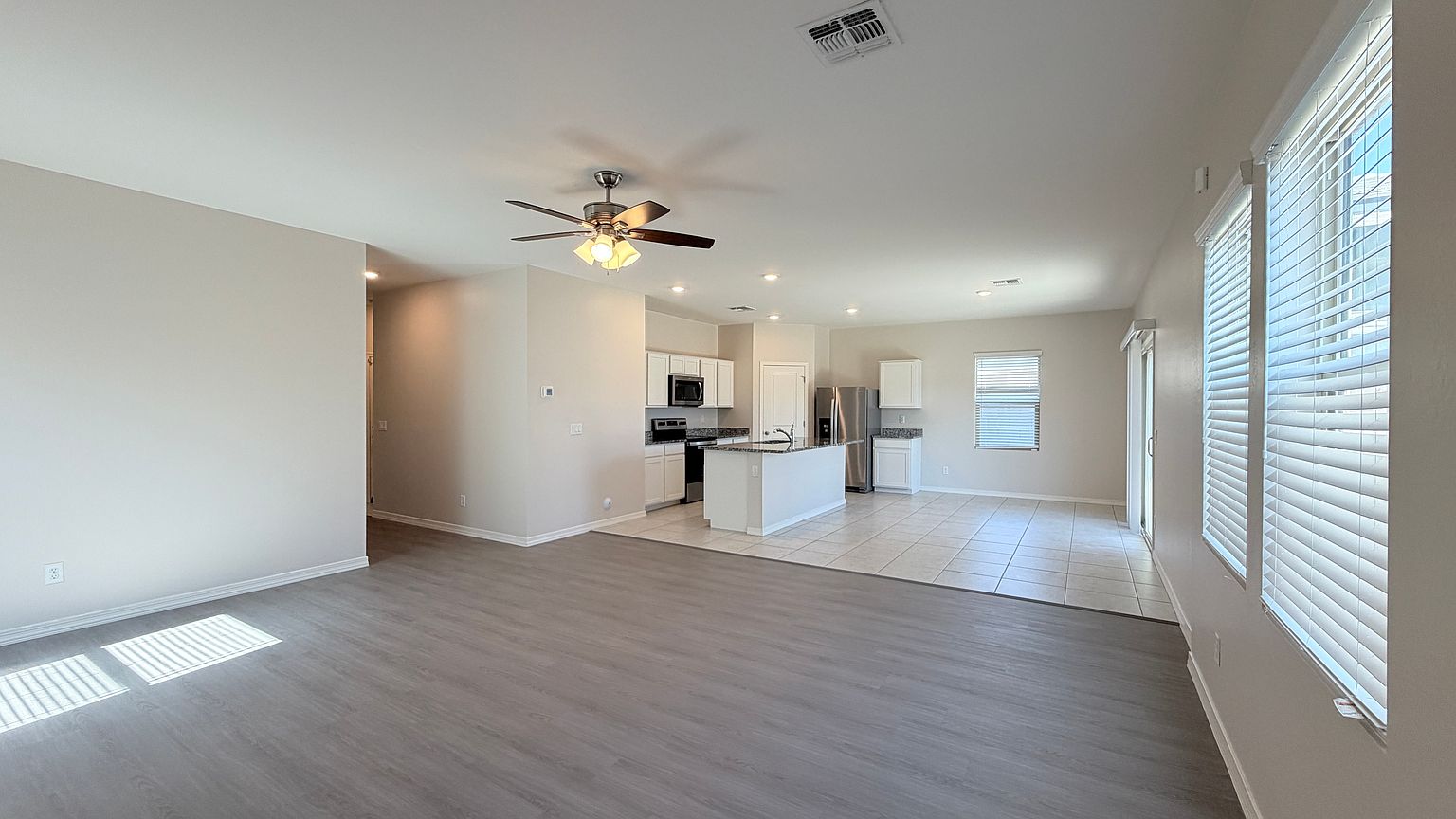 6555 W Magdalena Ln photo 4
