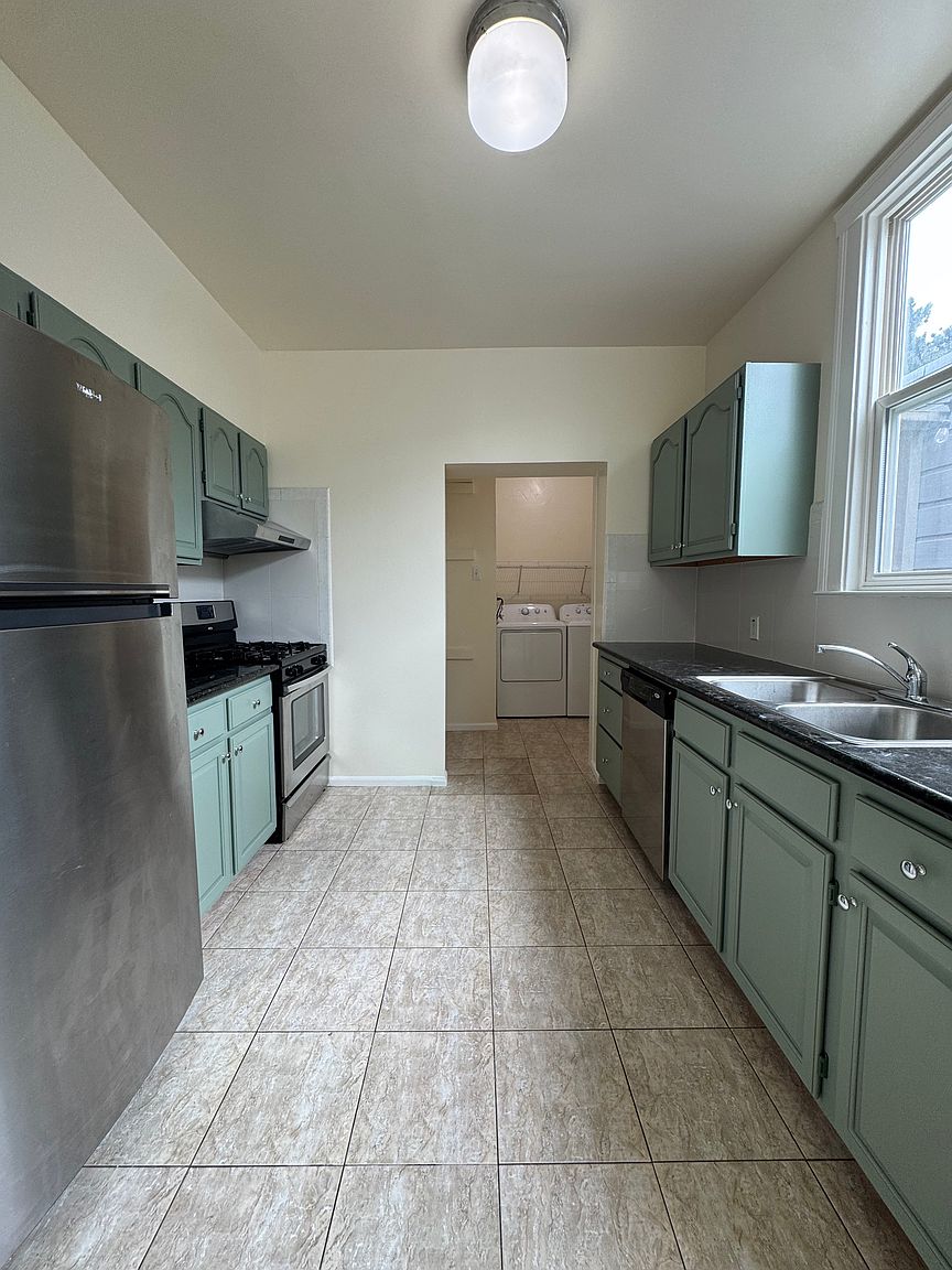 3BR/2BA Flat on 12th Ave · San Francisco photo 4