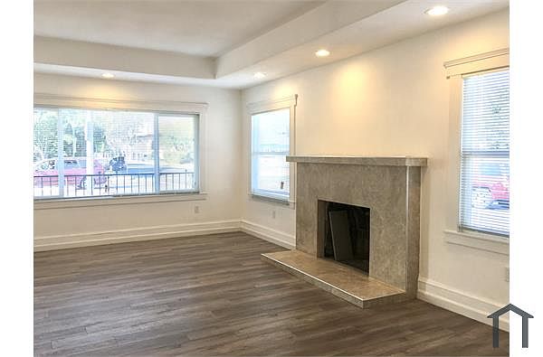 1097 D St photo 3