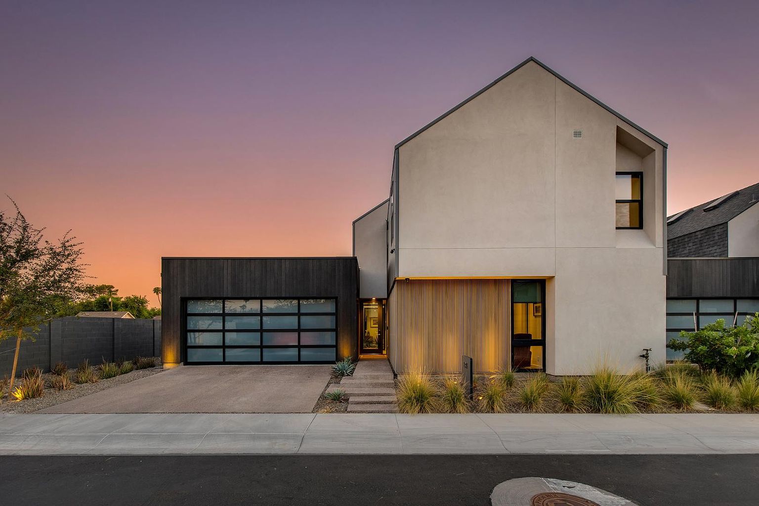 1341 E Pomelo Grove Ln Phoenix, AZ 85014 photo 2