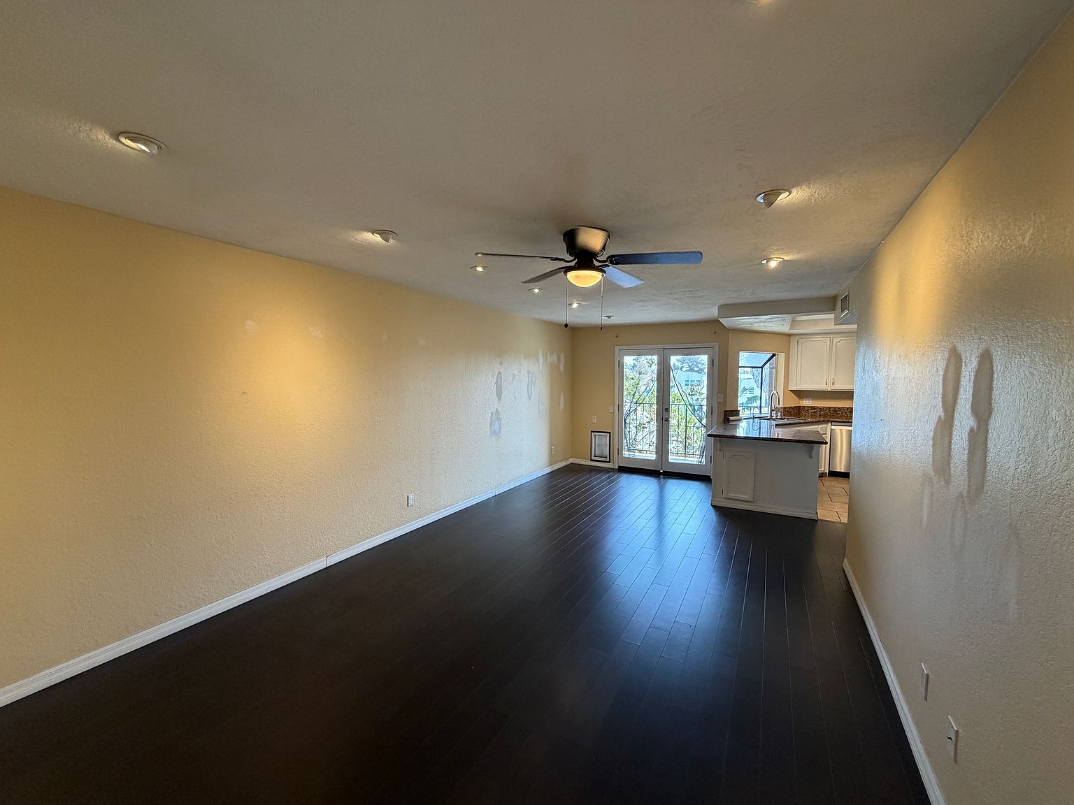 2849 E St photo 2