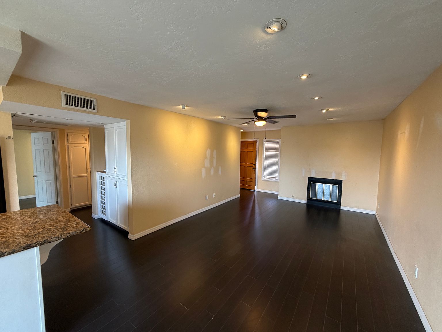 2849 E St photo 3