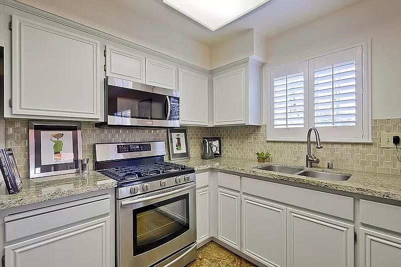 153 Margo Dr photo 2