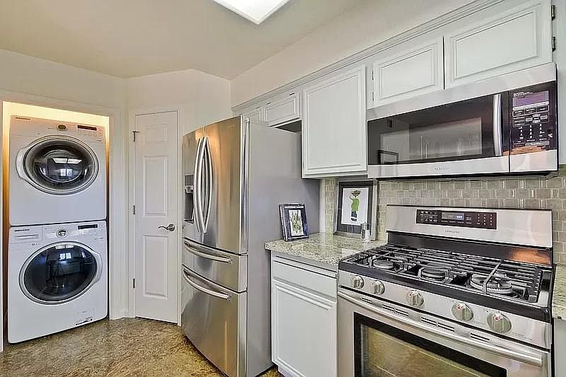 153 Margo Dr photo 4