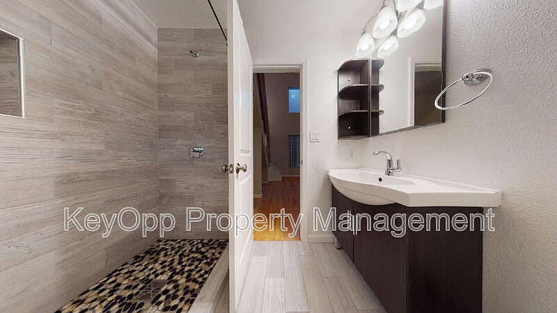 2332 Taraval St photo 4