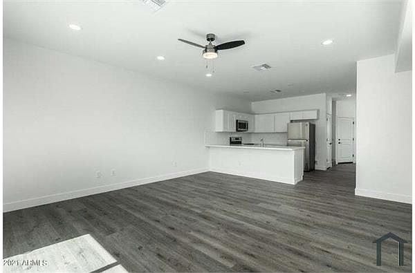 909 S 4th Ave photo 2