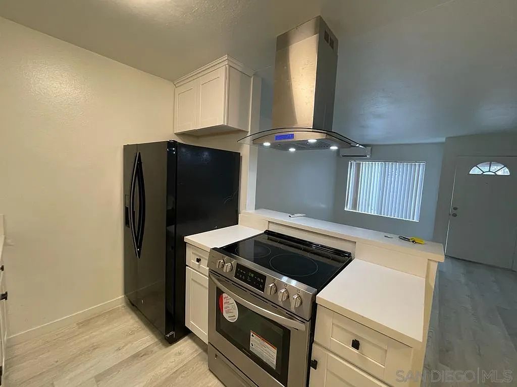 702 R Ave photo 2