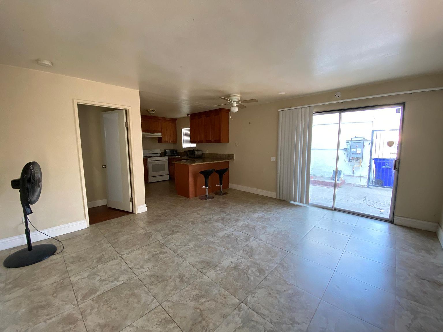 4346 Cherokee Ave photo 2