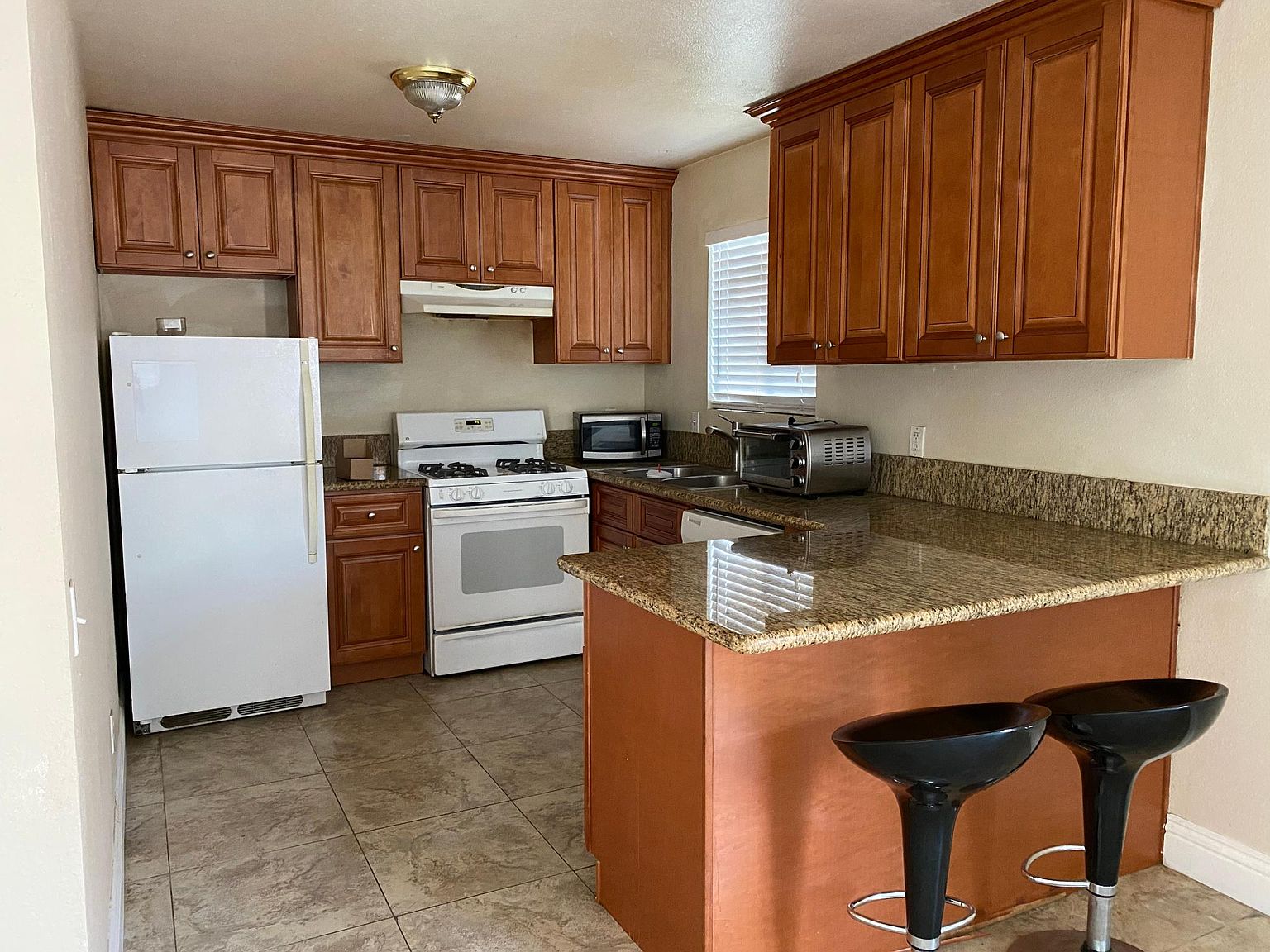 4346 Cherokee Ave photo 4